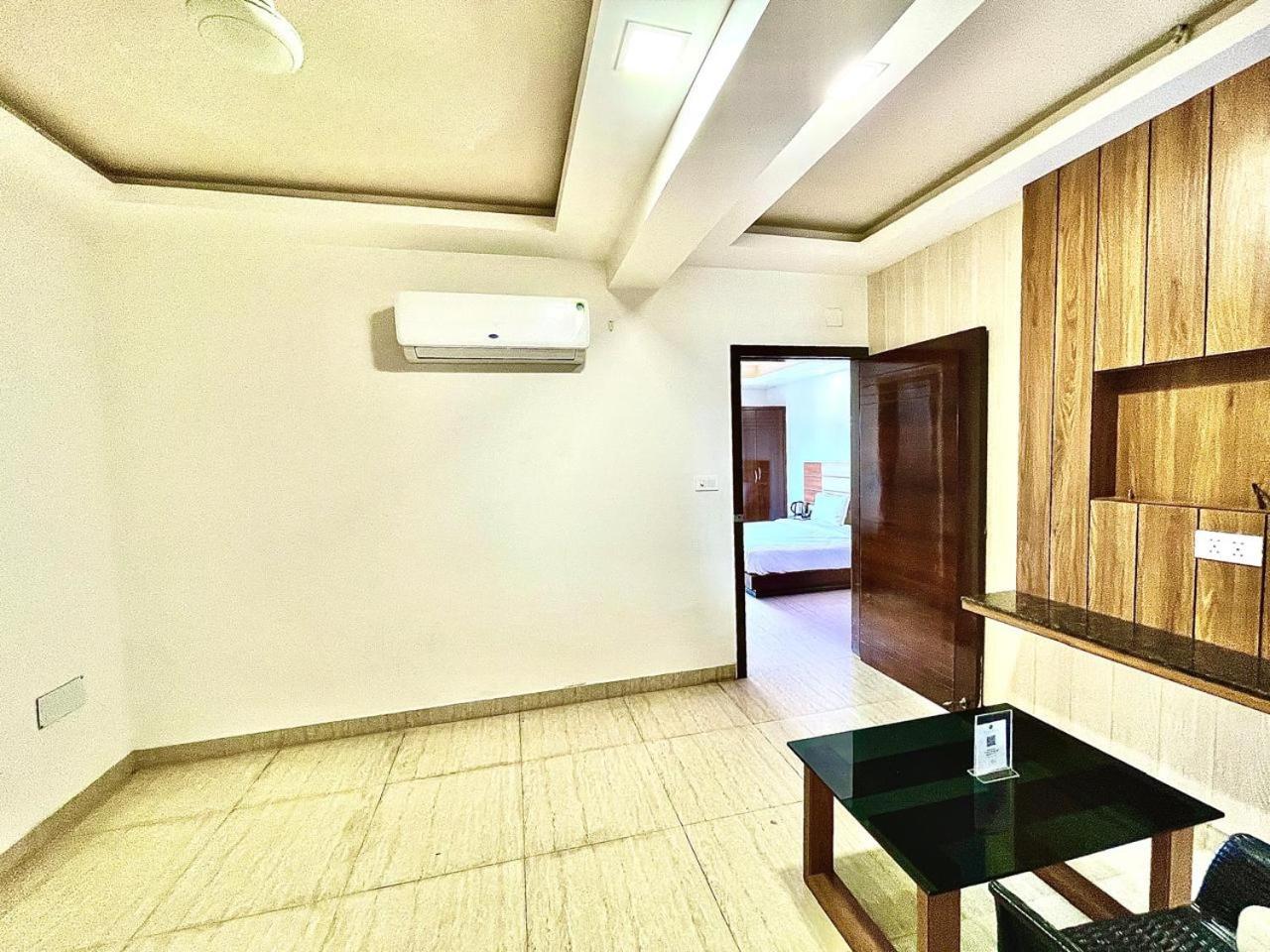 Gr Palace, In Front Of Sea-Beach With Breakfast, Swimming-Pool, Fully Air-Conditioned, Hotel With Parking Availability Puri Eksteriør bilde